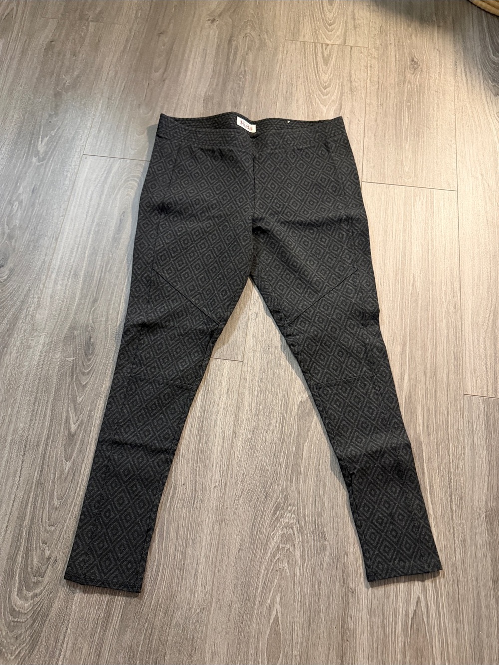 Black Diamond-Pattern pants